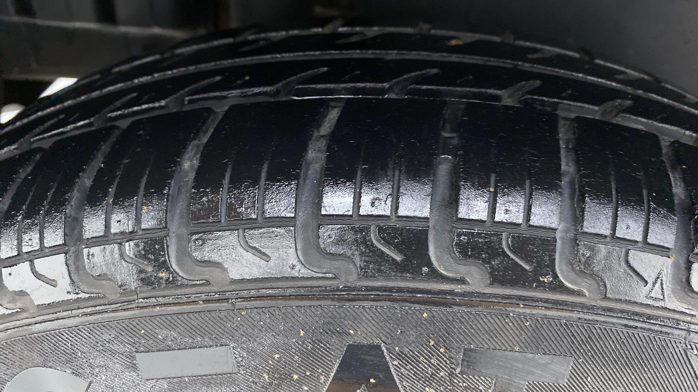 2016 Maruti Swift VXI D, Petrol, Manual, 73,059 km, Right Rear Tyre Tread