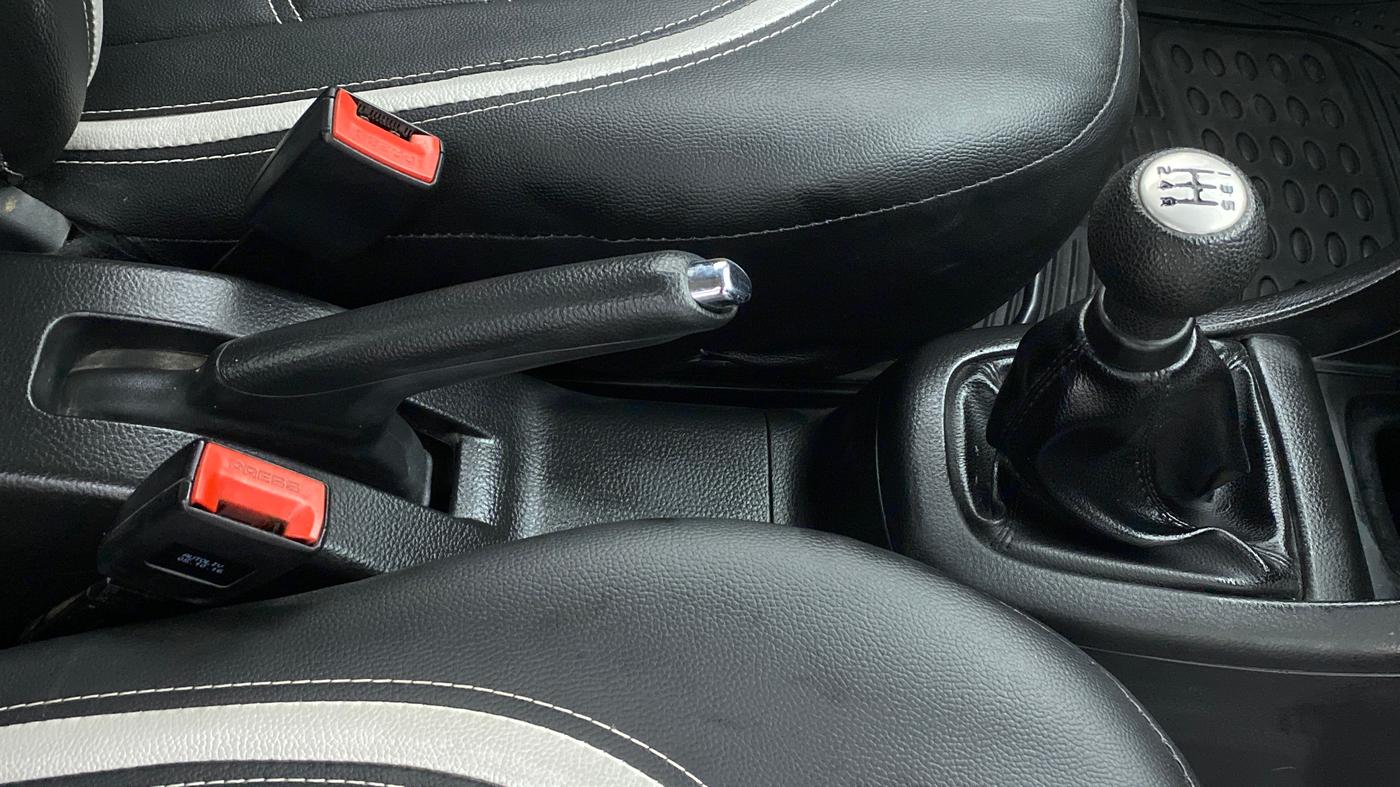 2016 Maruti Swift VXI D, Petrol, Manual, 73,059 km, Gear Lever
