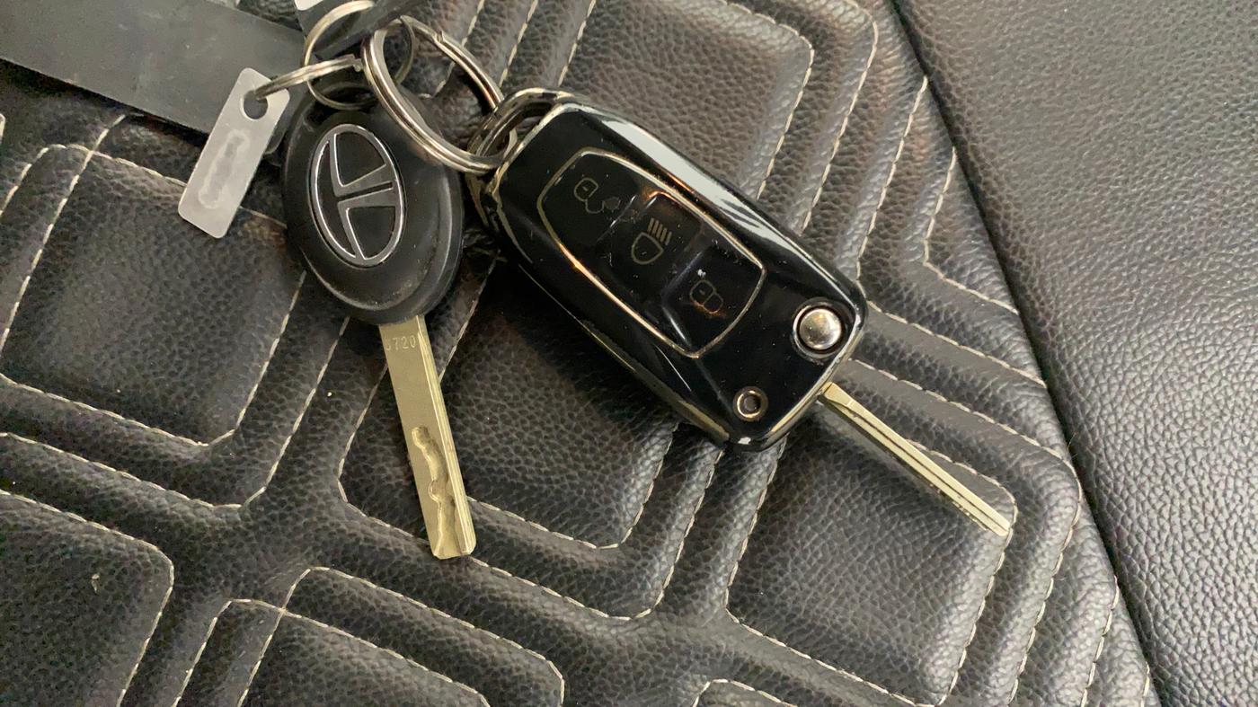 2023 Tata ALTROZ XM PLUS PETROL, Petrol, Manual, 52,520 km, Key Close Up