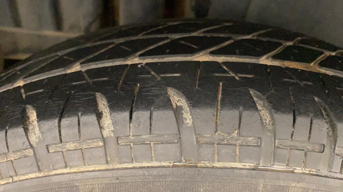 2014 Maruti Swift VXI, Petrol, Manual, 51,657 km, Right Rear Tyre Tread