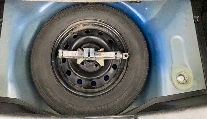 2014 Maruti Swift VXI, Petrol, Manual, 51,657 km, Dicky (Boot door) - Jack/Tool not available