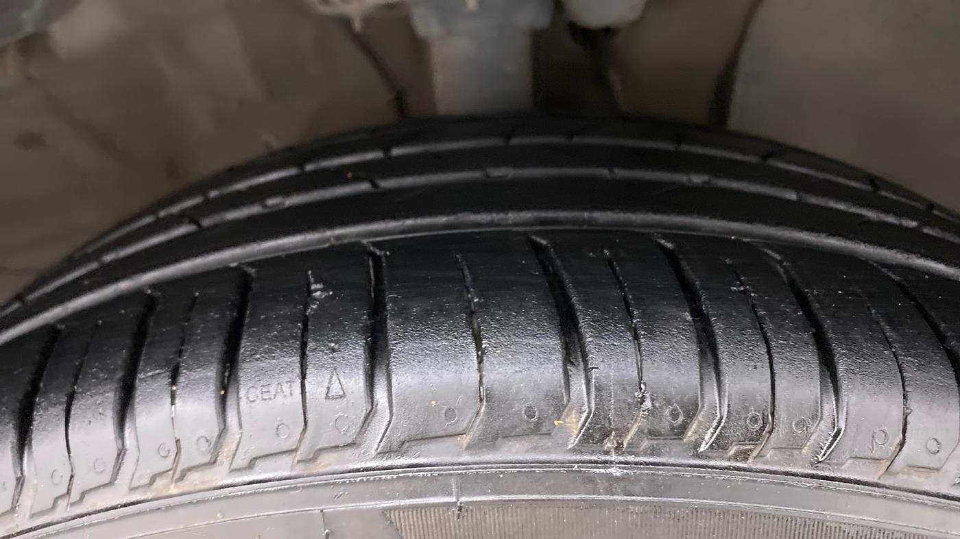 2019 Hyundai VENUE SX PLUS 1.0 TURBO DCT, Petrol, Automatic, 54,502 km, Right Front Tyre Tread