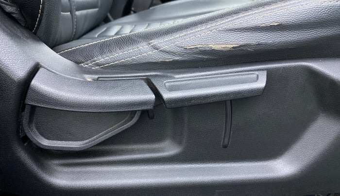 2019 Hyundai VENUE SX PLUS 1.0 TURBO DCT, Petrol, Automatic, 54,502 km, Driver Side Adjustment Panel