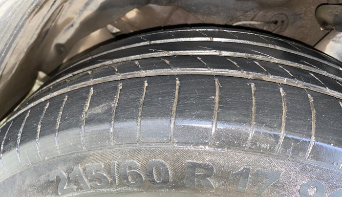 2020 MG HECTOR SHARP 1.5 DCT PETROL, Petrol, Automatic, 99,435 km, Left Front Tyre Tread