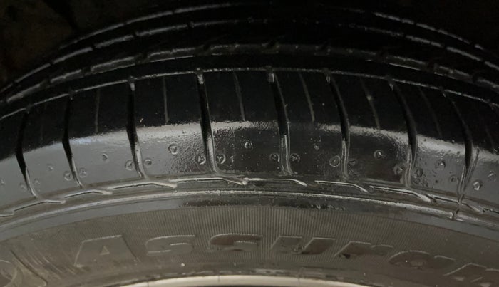 2022 KIA SELTOS HTX 1.5 PETROL, Petrol, Manual, 15,627 km, Left Front Tyre Tread