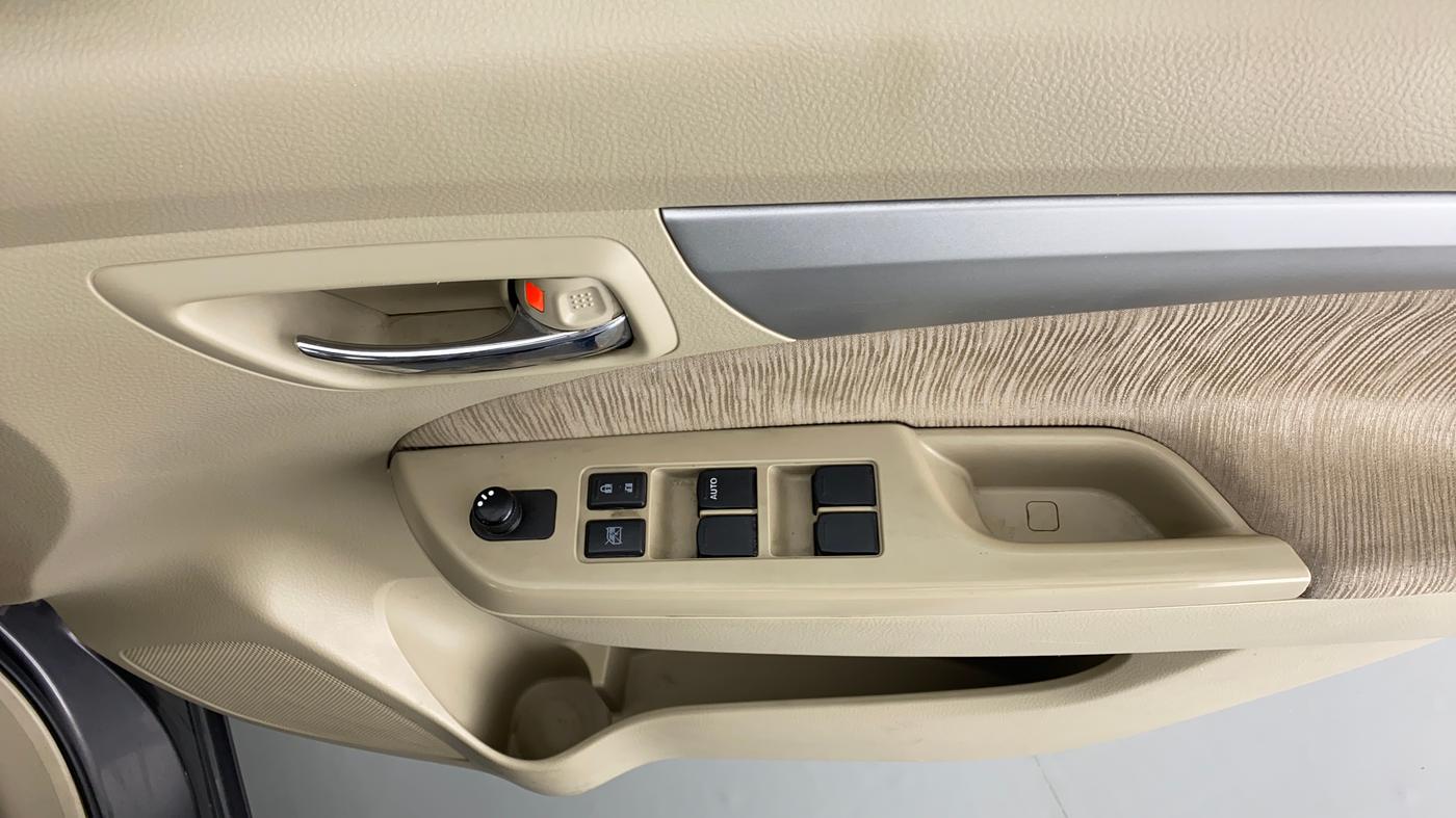 2014 Maruti Ertiga ZDI, Diesel, Manual, 25,569 km, Driver Side Door Panels Control