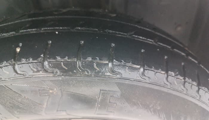 2018 Datsun Redi Go T (O), Petrol, Manual, 40,640 km, Right Front Tyre Tread