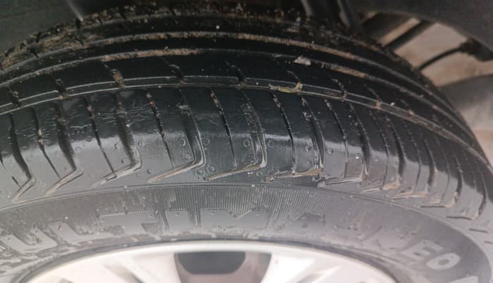 2018 Datsun Redi Go T (O), Petrol, Manual, 40,640 km, Right Rear Tyre Tread