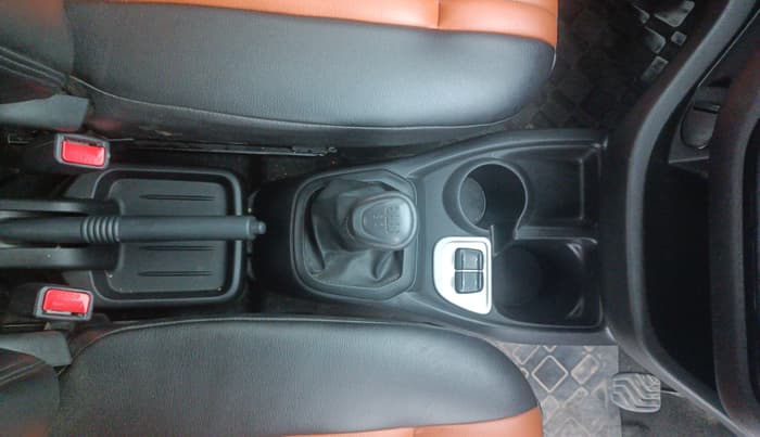 2018 Datsun Redi Go T (O), Petrol, Manual, 40,640 km, Gear Lever