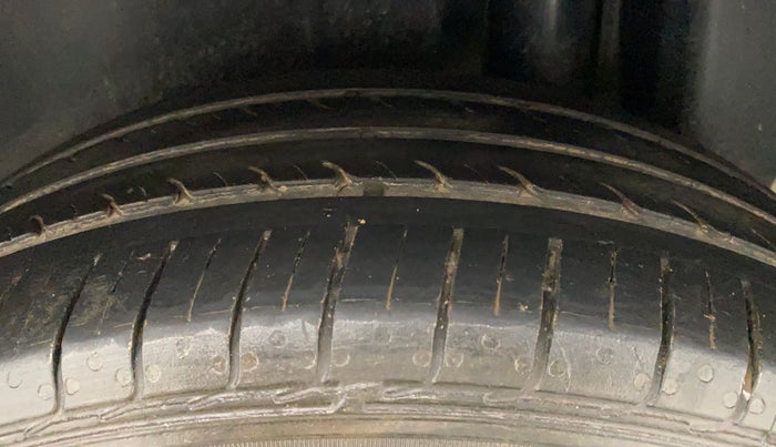 2019 Maruti Ciaz SIGMA 1.5 SHVS MT  PETROL, Petrol, Manual, 26,894 km, Left Rear Tyre Tread