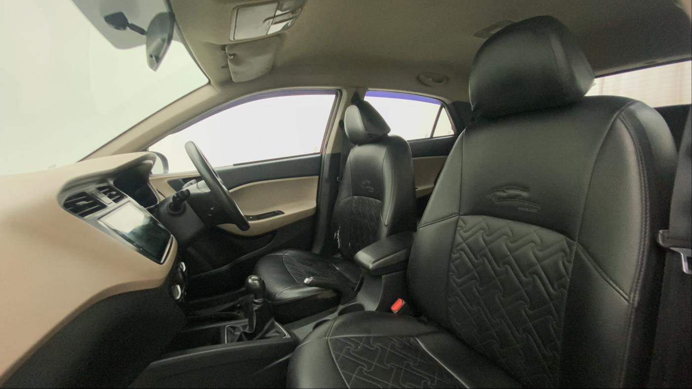 2017 Hyundai Elite i20 SPORTZ 1.2, Petrol, Manual, 79,953 km, Right Side Front Door Cabin