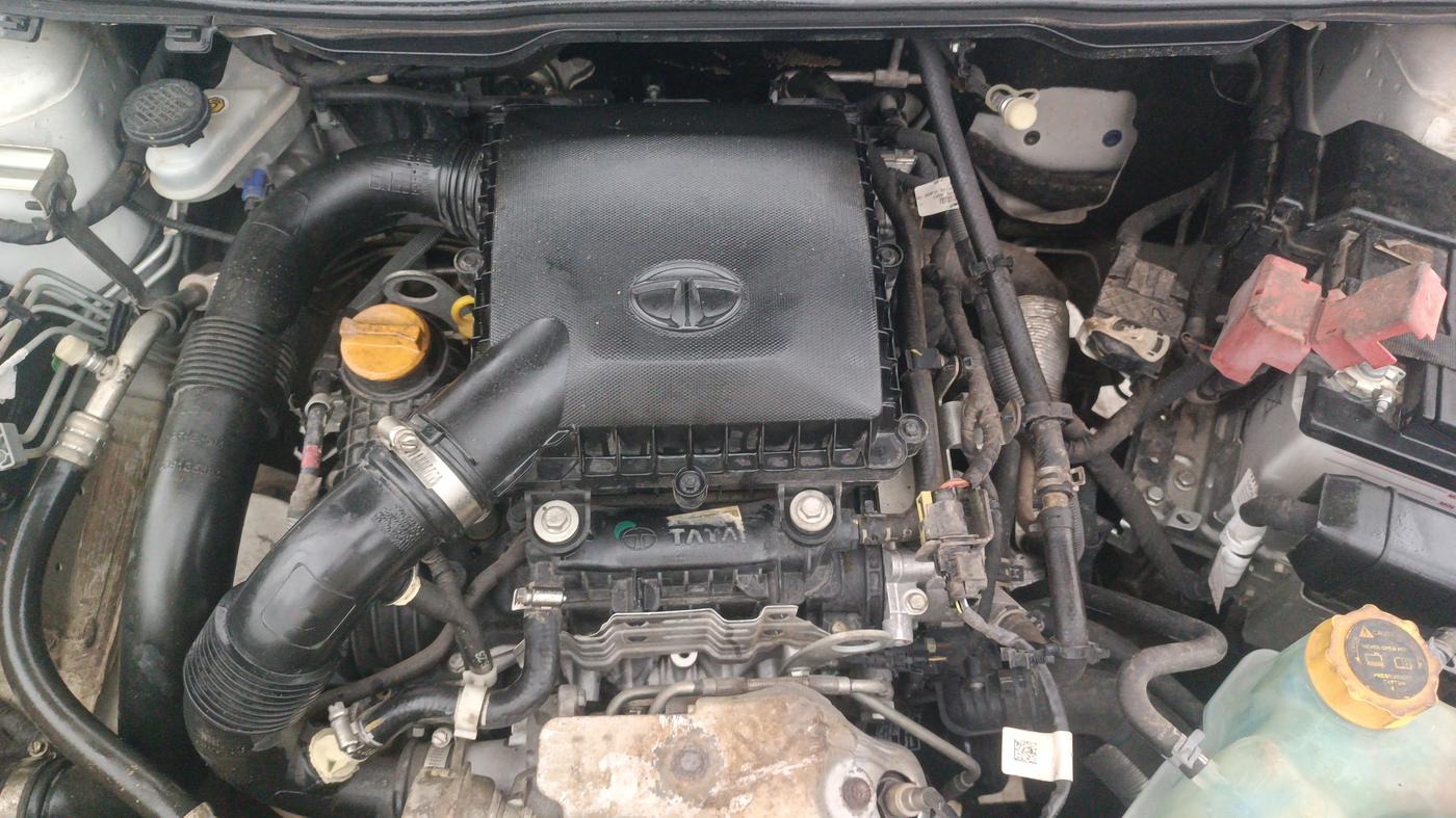 2023 Tata NEXON FEARLESS SUNROOF DUAL TONE 1.2 PETROL, Petrol, Manual, 46,023 km, Engine View