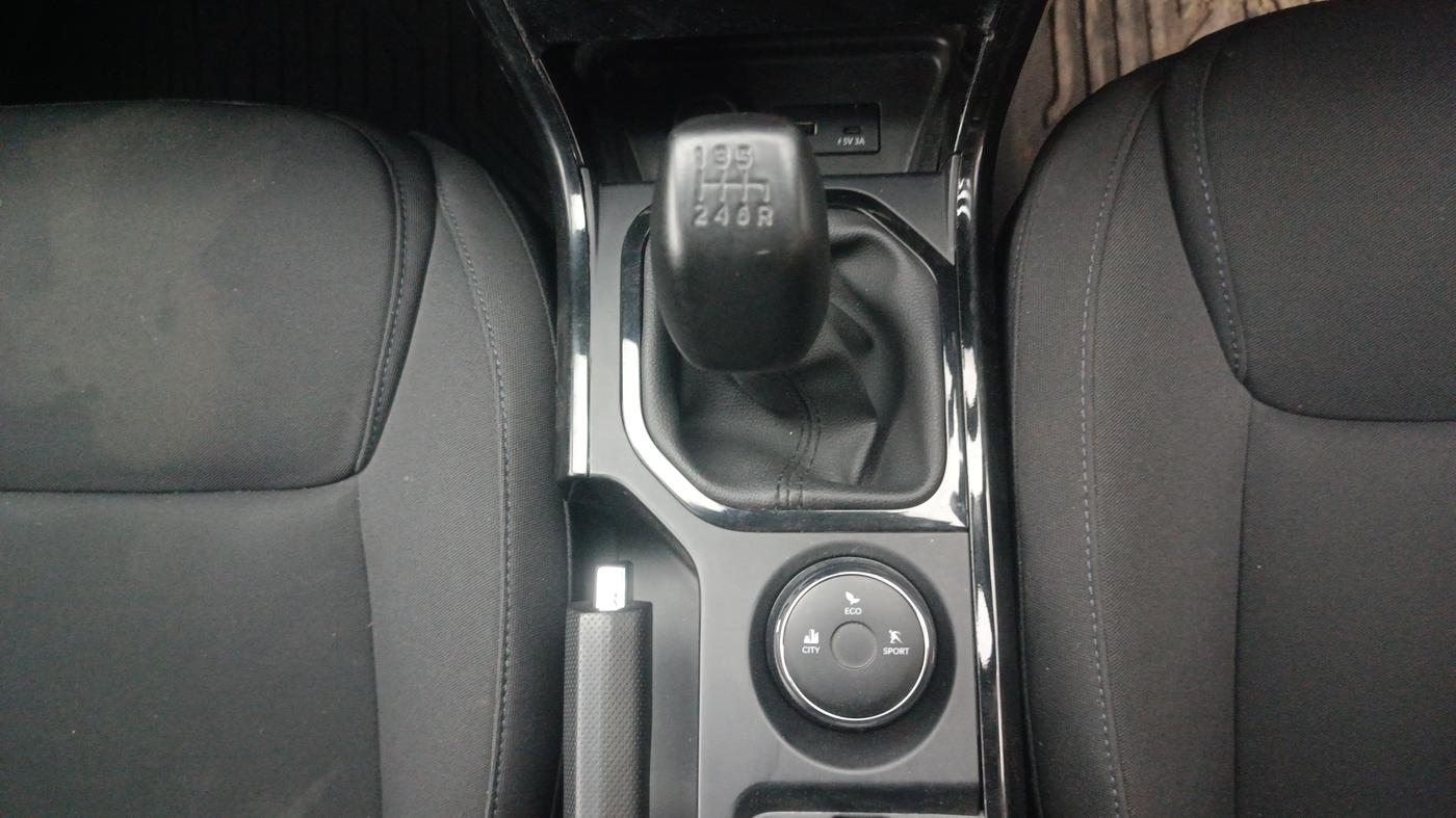 2023 Tata NEXON FEARLESS SUNROOF DUAL TONE 1.2 PETROL, Petrol, Manual, 46,023 km, Gear Lever