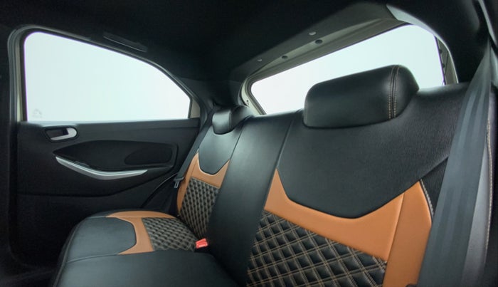 2018 Ford FREESTYLE TREND 1.2 PETROL, Petrol, Manual, 26,167 km, Right Side Rear Door Cabin