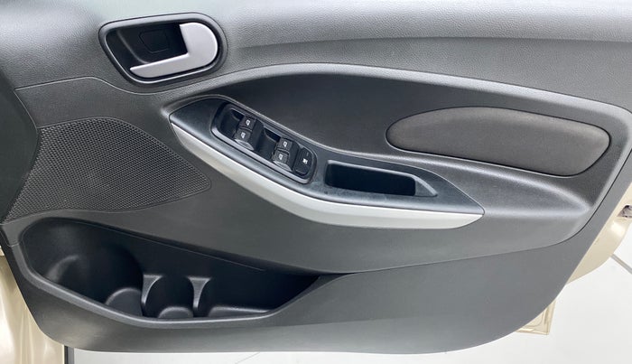 2018 Ford FREESTYLE TREND 1.2 PETROL, Petrol, Manual, 26,167 km, Driver Side Door Panels Control