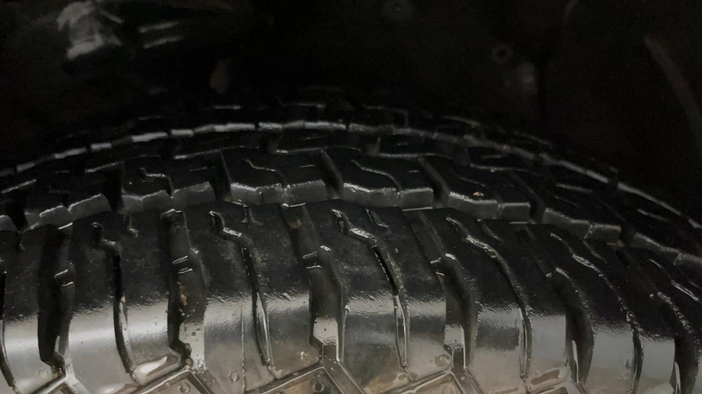 2015 Honda CRV 2.4 AWD AT, Petrol, Automatic, 1,08,607 km, Right Front Tyre Tread