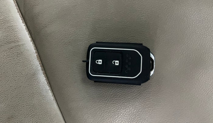 2015 Honda CRV 2.4 AWD AT, Petrol, Automatic, 1,08,411 km, Key Close Up