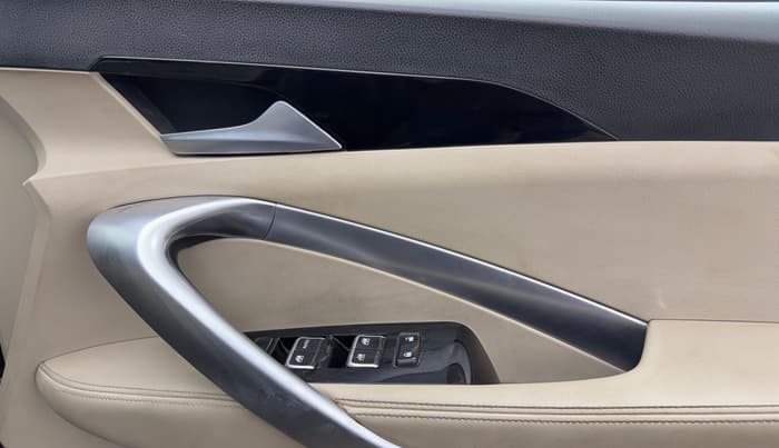 2021 MG HECTOR SHARP 1.5 DCT PETROL, Petrol, Automatic, 44,913 km, Driver Side Door Panels Control