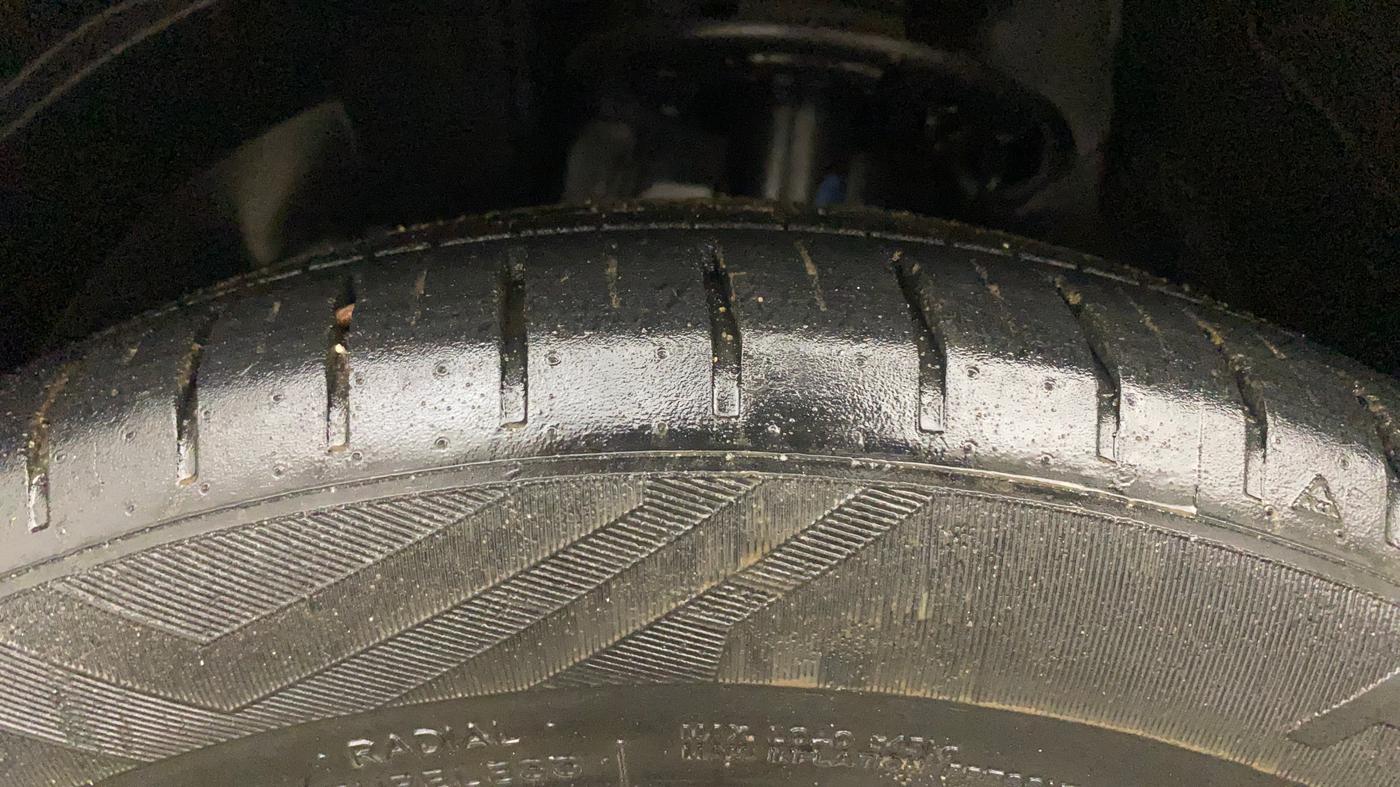 2022 Maruti Baleno ALPHA PETROL 1.2, Petrol, Manual, 25,500 km, Left Front Tyre Tread