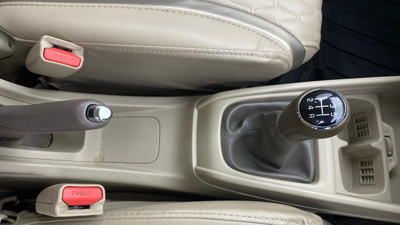 2020 Maruti Ertiga ZXI+ SHVS, Petrol, Manual, 83,865 km, Gear Lever