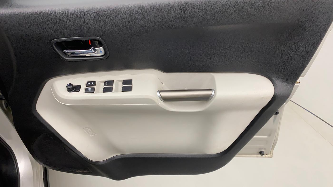 2017 Maruti IGNIS ALPHA 1.2 AMT, Petrol, Automatic, 34,072 km, Driver Side Door Panels Control