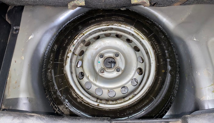 2017 Maruti Swift LXI (O), Petrol, Manual, 32,864 km, Spare Tyre