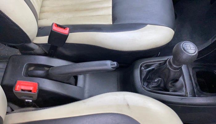 2017 Maruti Swift LXI (O), Petrol, Manual, 32,864 km, Gear Lever