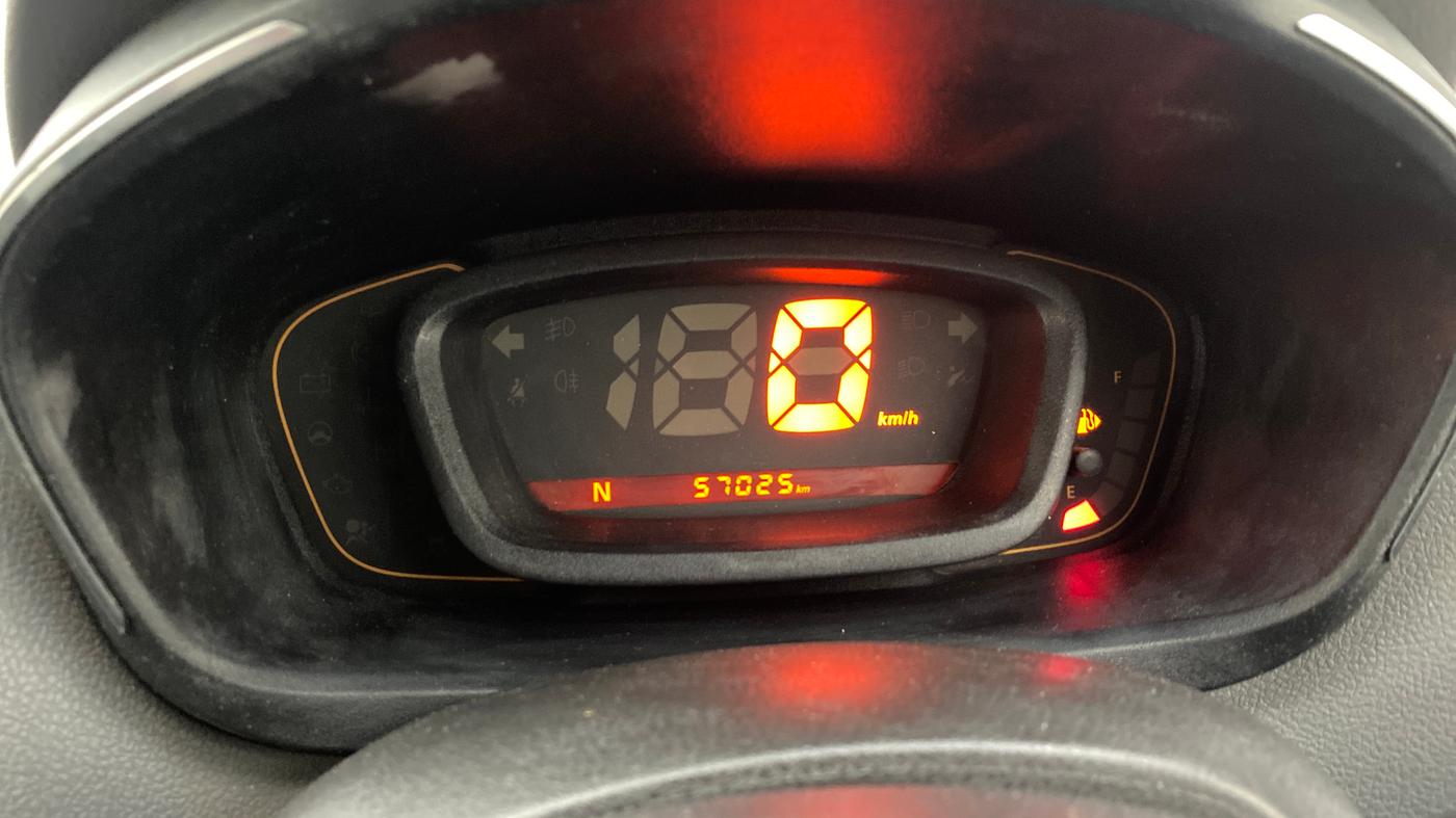 2017 Renault Kwid RXT 1.0 AMT (O), Petrol, Automatic, 57,022 km, Odometer Image