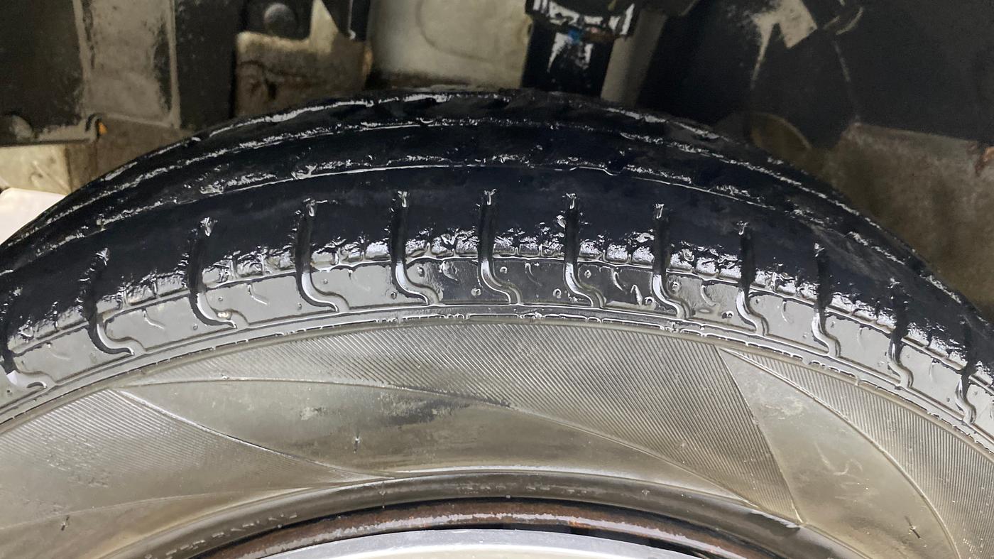 2017 Renault Kwid RXT 1.0 AMT (O), Petrol, Automatic, 57,022 km, Left Front Tyre Tread
