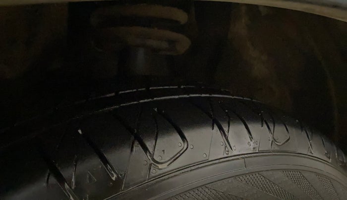 2020 MG HECTOR SHARP 1.5 DCT PETROL, Petrol, Automatic, 67,848 km, Left Front Tyre Tread