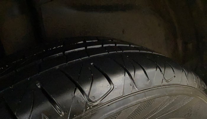 2020 MG HECTOR SHARP 1.5 DCT PETROL, Petrol, Automatic, 67,848 km, Right Rear Tyre Tread