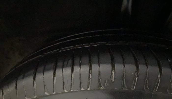 2016 Hyundai Grand i10 SPORTZ 1.2 KAPPA VTVT, Petrol, Manual, 65,801 km, Left Rear Tyre Tread