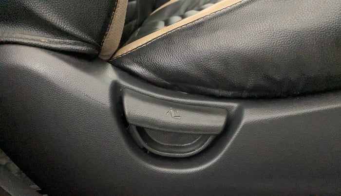 2016 Hyundai Grand i10 SPORTZ 1.2 KAPPA VTVT, Petrol, Manual, 65,801 km, Driver Side Adjustment Panel