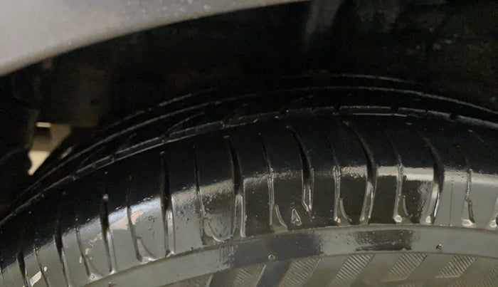 2016 Hyundai Grand i10 SPORTZ 1.2 KAPPA VTVT, Petrol, Manual, 65,801 km, Right Rear Tyre Tread