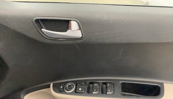 2016 Hyundai Grand i10 SPORTZ 1.2 KAPPA VTVT, Petrol, Manual, 65,801 km, Driver Side Door Panels Control