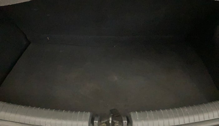 2016 Hyundai Grand i10 SPORTZ 1.2 KAPPA VTVT, Petrol, Manual, 65,801 km, Boot Inside