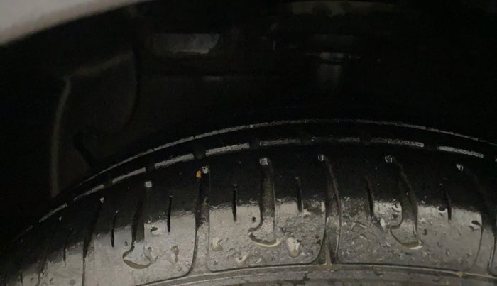 2016 Hyundai Grand i10 SPORTZ 1.2 KAPPA VTVT, Petrol, Manual, 65,801 km, Left Front Tyre Tread