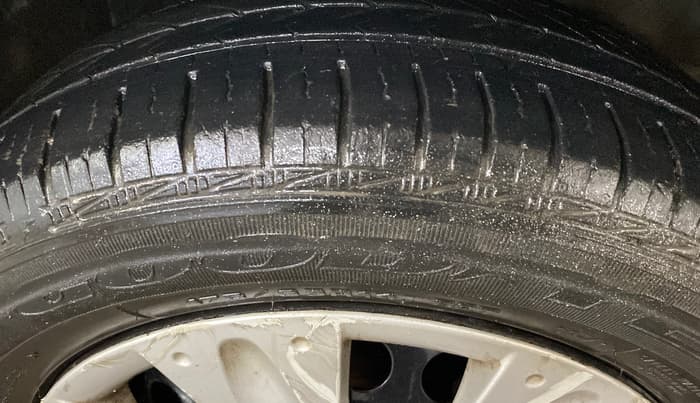 2017 Honda Amaze 1.2L I-VTEC S OPT, Petrol, Manual, 31,150 km, Right Front Tyre Tread