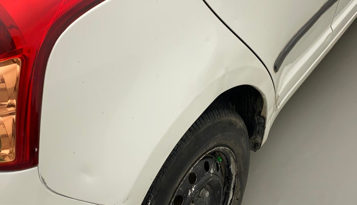 2011 Maruti Swift LXI, Petrol, Manual, 31,841 km, Right quarter panel - Slightly dented