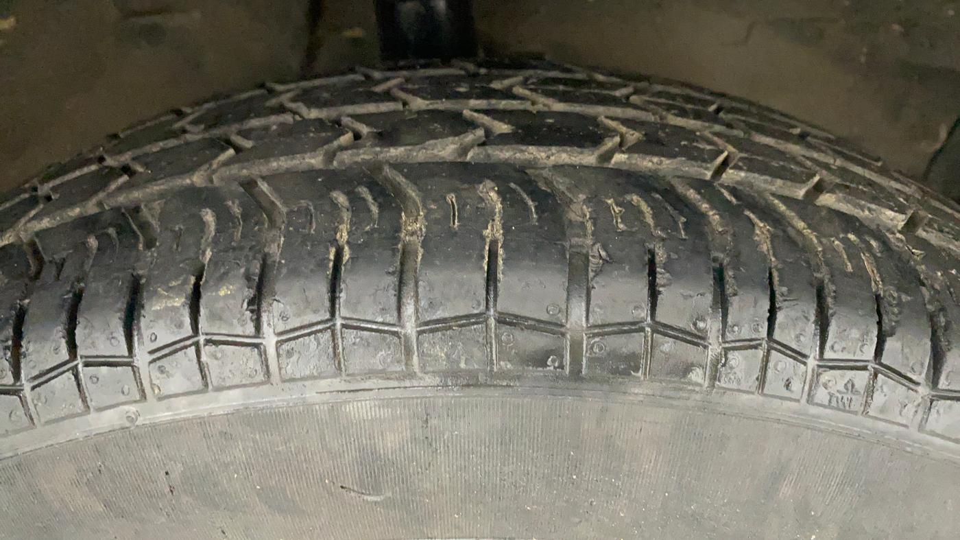 2011 Maruti Swift LXI, Petrol, Manual, 31,841 km, Right Front Tyre Tread