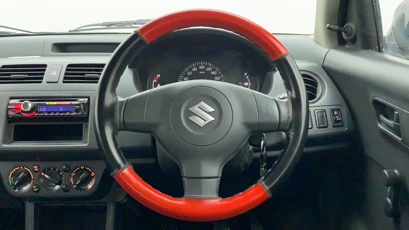 2011 Maruti Swift LXI, Petrol, Manual, 31,841 km, Steering Wheel Close Up