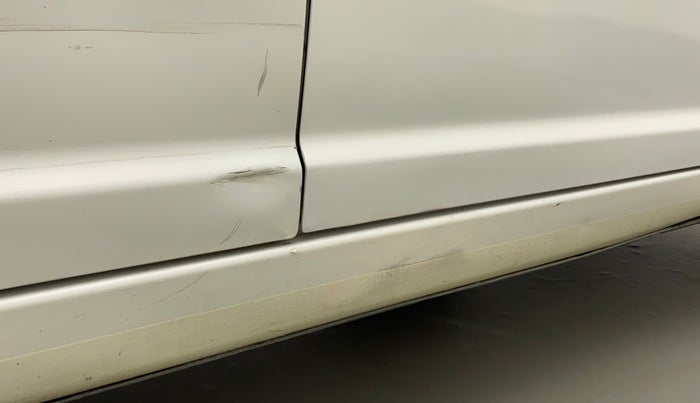 2011 Maruti Swift LXI, Petrol, Manual, 31,841 km, Right running board - Slightly dented