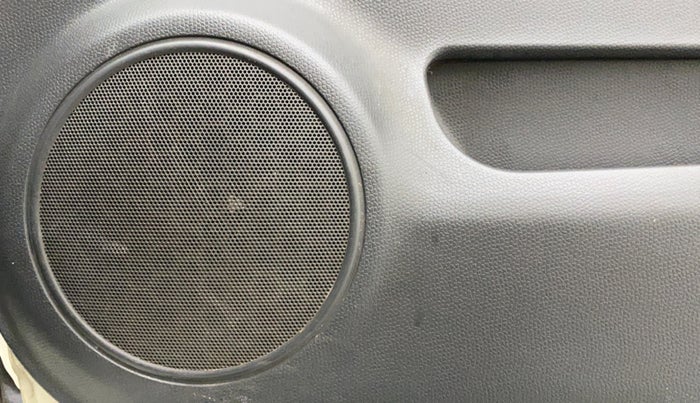 2011 Maruti Swift LXI, Petrol, Manual, 31,841 km, Infotainment system - Front speakers missing / not working