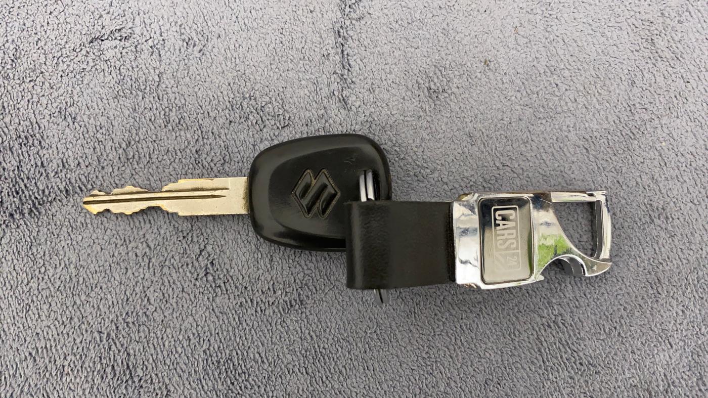 2011 Maruti Swift LXI, Petrol, Manual, 31,841 km, Key Close Up