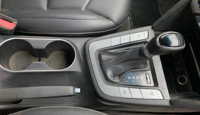 2018 Hyundai New Elantra 1.6 SX (O) AT DIESEL, Diesel, Automatic, 81,971 km, Gear Lever