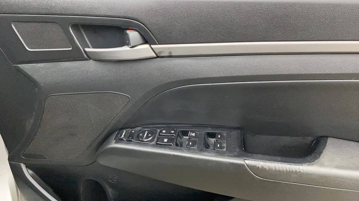 2018 Hyundai New Elantra 1.6 SX (O) AT DIESEL, Diesel, Automatic, 81,971 km, Driver Side Door Panels Control