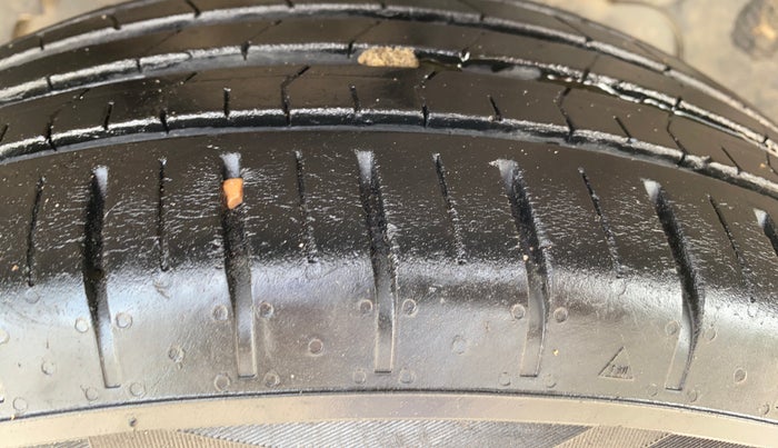 2019 Tata NEXON XM PETROL, Petrol, Manual, 63,534 km, Right Front Tyre Tread
