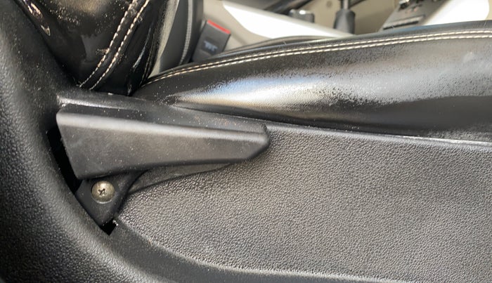 2019 Tata NEXON XM PETROL, Petrol, Manual, 63,534 km, Driver Side Adjustment Panel