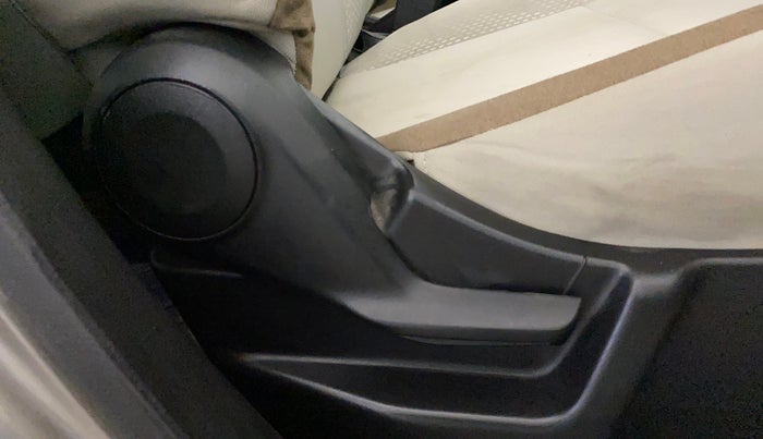 2022 Maruti New Wagon-R ZXI 1.2 AMT, Petrol, Automatic, 70,103 km, Driver Side Adjustment Panel