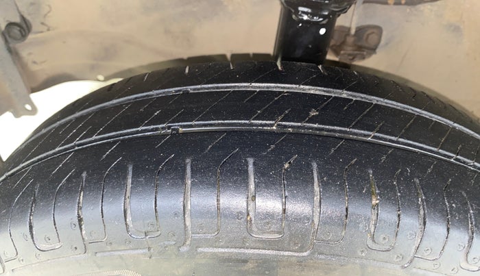 2013 Maruti Wagon R 1.0 LXI CNG, CNG, Manual, 68,033 km, Left Front Tyre Tread